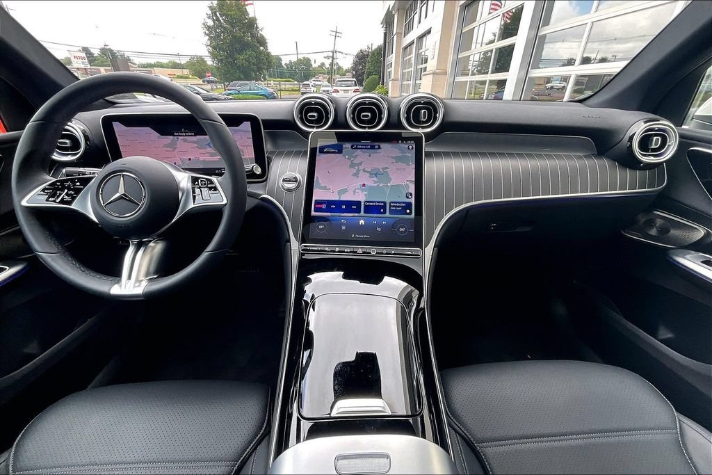 Used 2025 Mercedes-Benz GLC 350e 4MATIC image 15