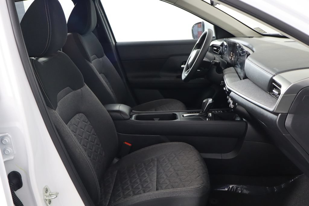 Used 2025 Nissan Kicks SV FWD image 18