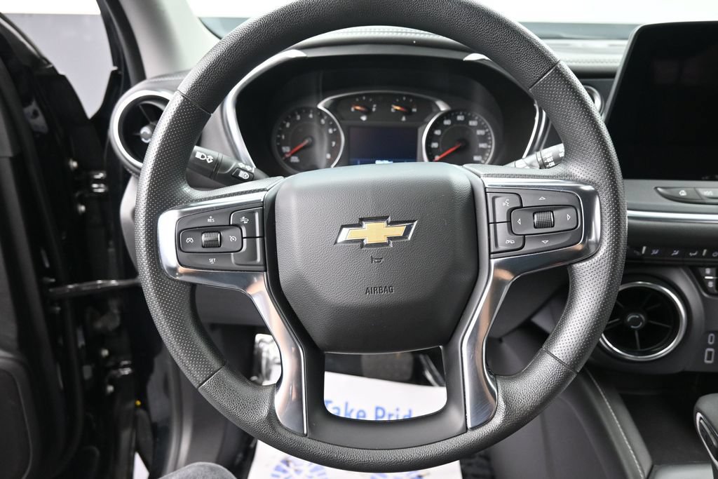 Used 2025 Chevrolet Blazer LT FWD image 32