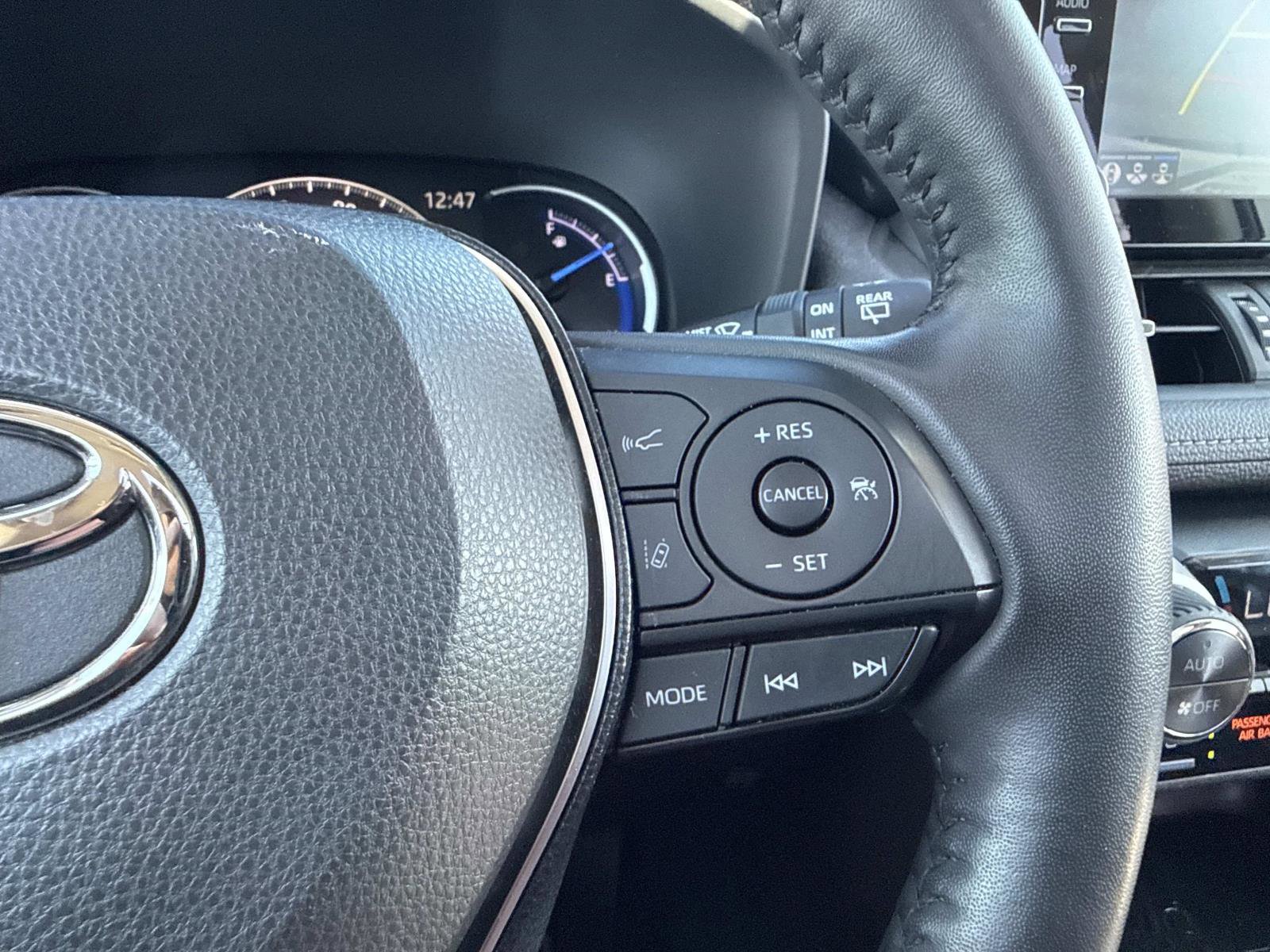 Used 2020 Toyota RAV4 Limited image 31