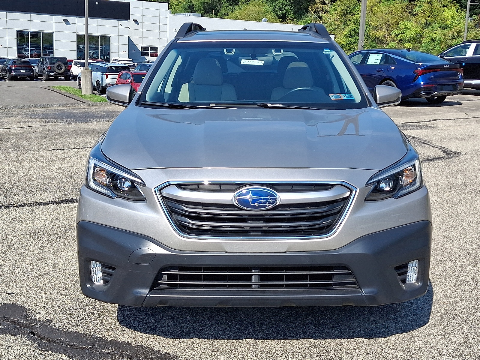 Used 2020 Subaru Outback Premium w/ Popular Package #1 AWD/4WD image 2