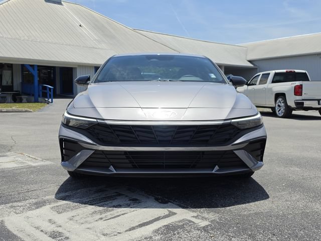 Used 2025 Hyundai Elantra Sport FWD image 9