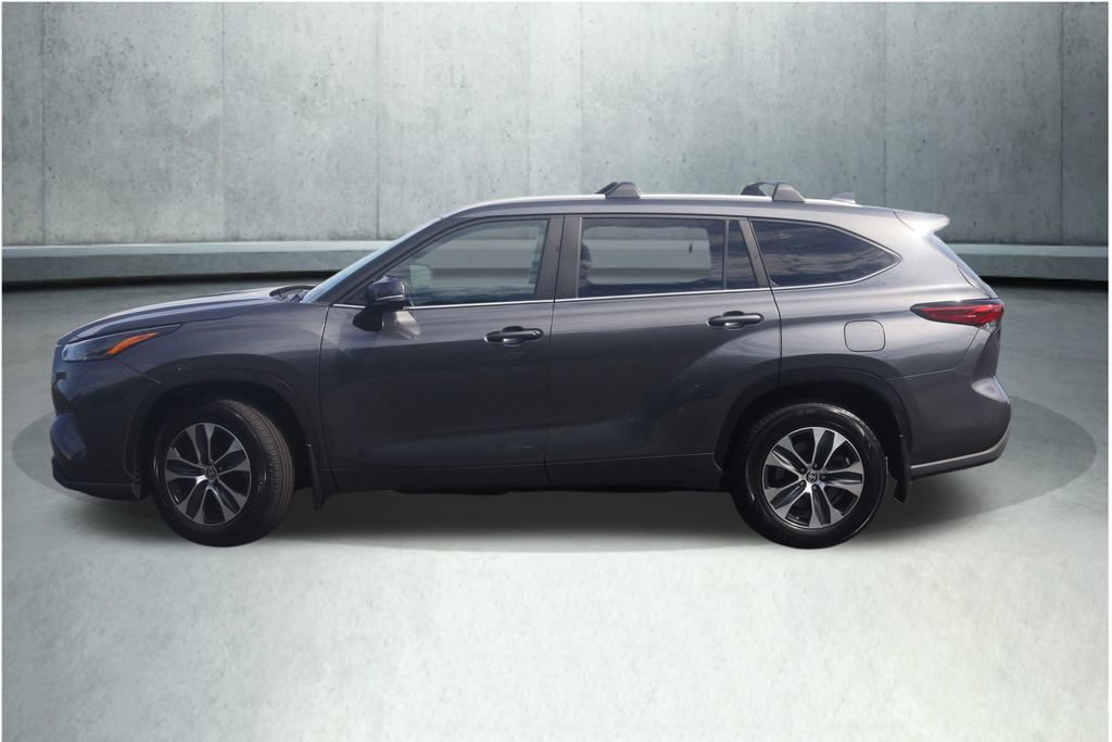 Used 2023 Toyota Highlander XLE AWD/4WD image 26