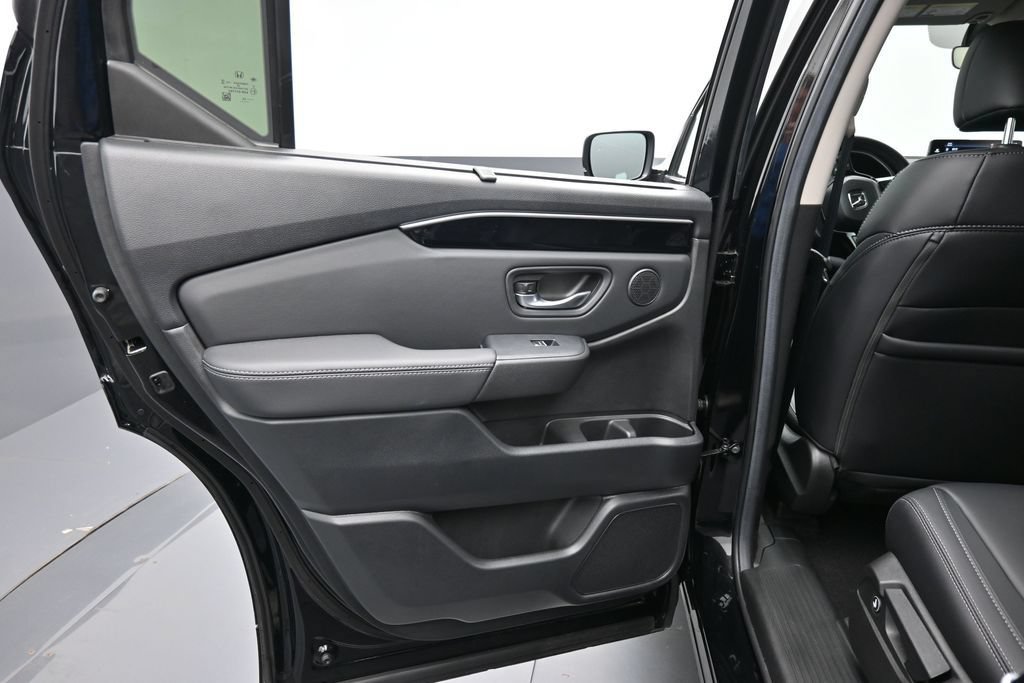 Certified 2025 Honda Pilot EX-L image 25
