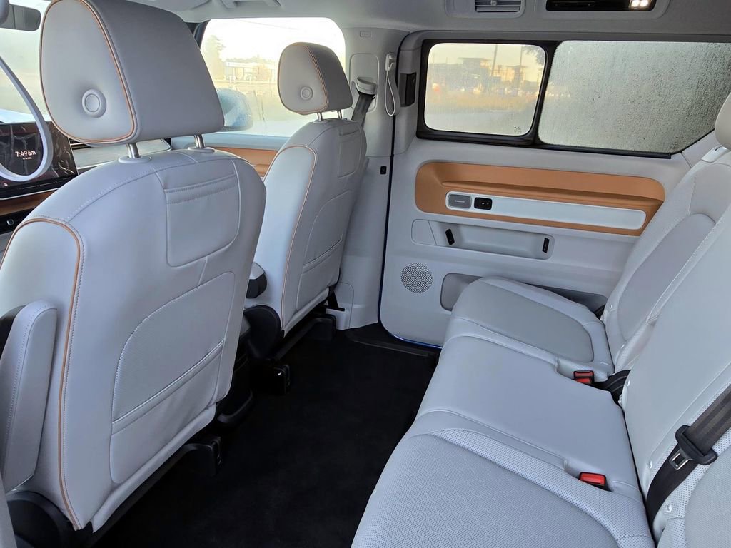 New 2025 Volkswagen ID. Buzz 1st Edition image 17