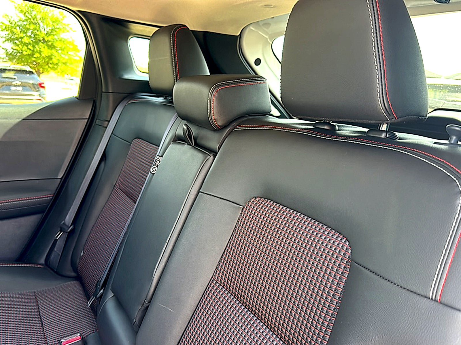 Certified 2025 Nissan Kicks SR FWD image 19