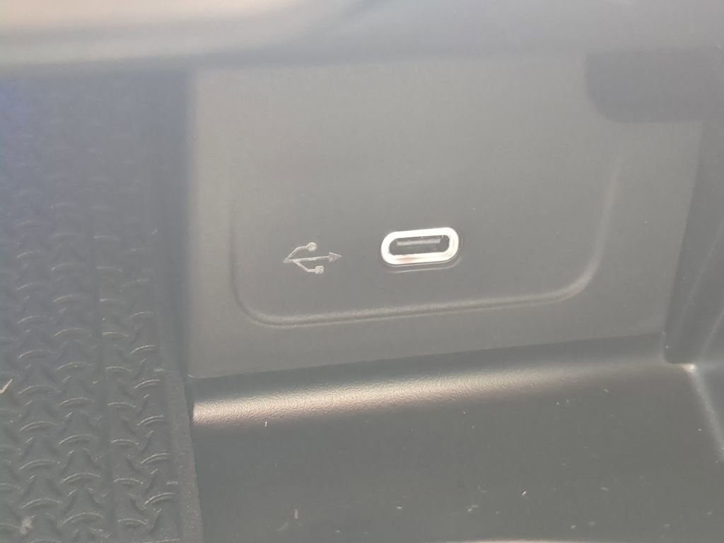 New 2024 Mercedes-Benz CLE 300 4MATIC Coupe image 9