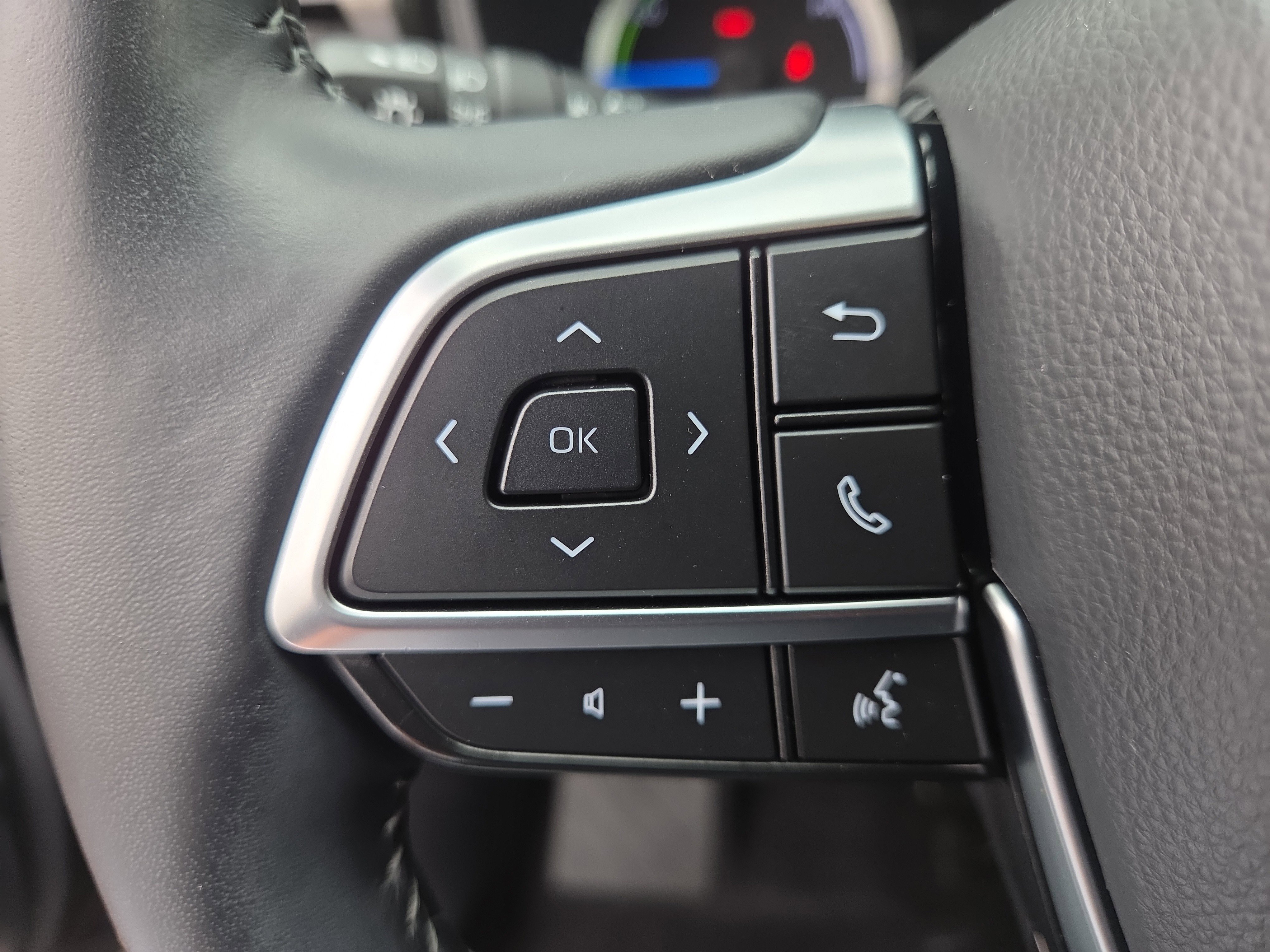 Used 2020 Toyota Highlander LE image 34