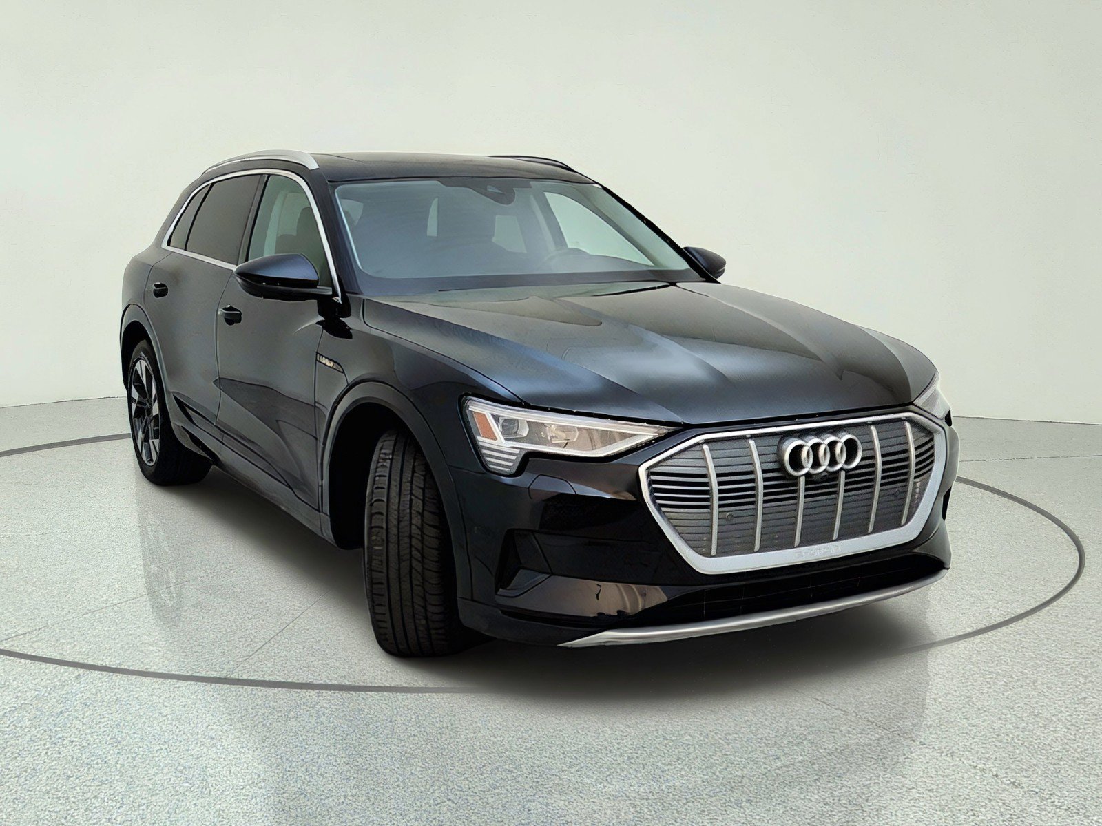 Used 2023 Audi e-tron Premium Plus w/ Premium Plus Package AWD/4WD image 4