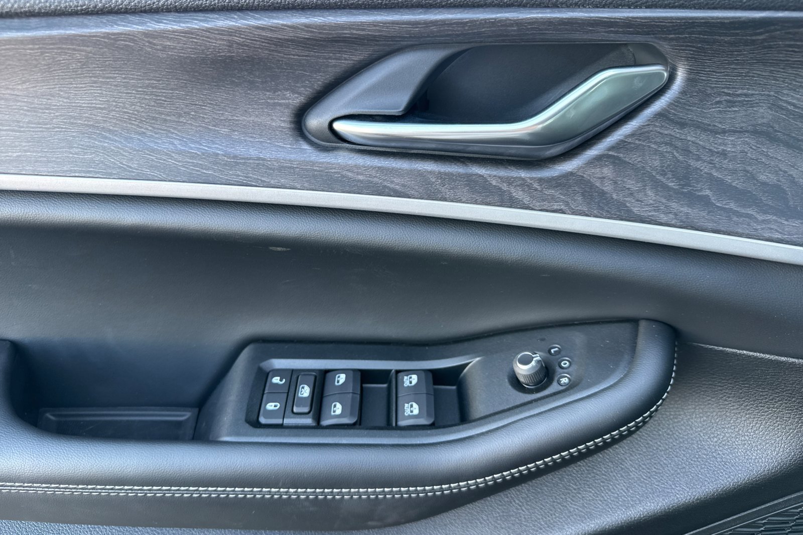 New 2026 Jeep Grand Cherokee Altitude AWD/4WD image 10