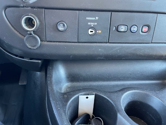 Used 2018 Chevrolet Express 2500 RWD image 22