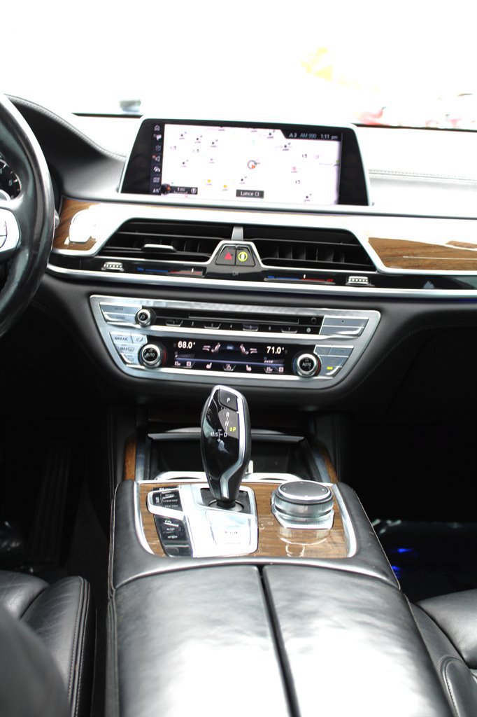 Used 2016 BMW 750i xDrive AWD/4WD image 12