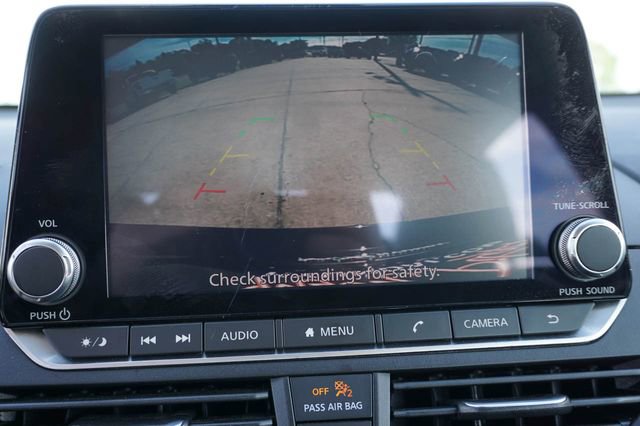 Used 2024 Nissan Altima 2.5 SV FWD image 24