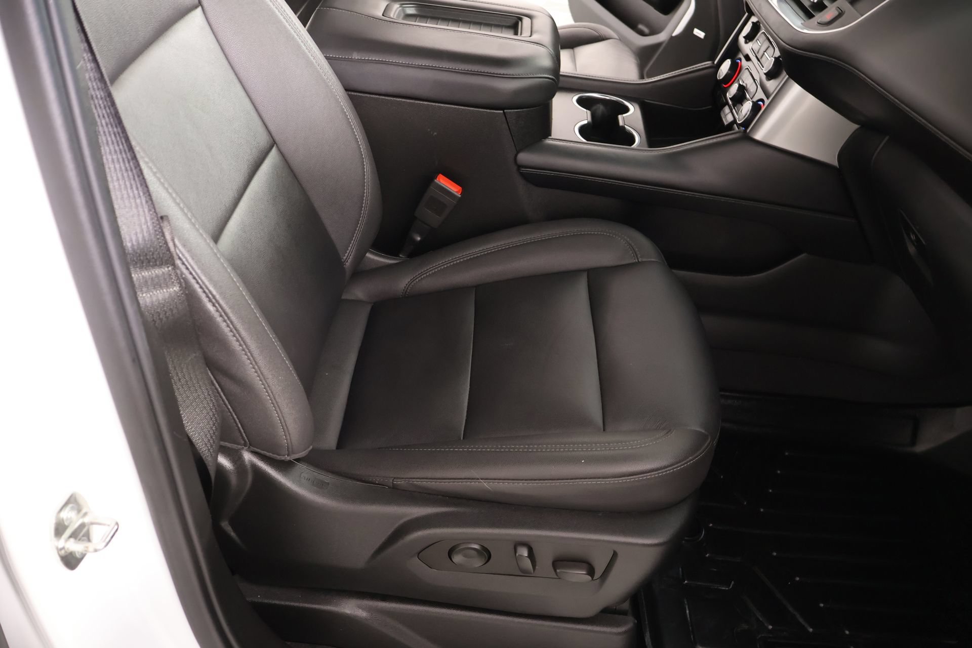 Used 2023 Chevrolet Tahoe Z71 w/ Luxury Package AWD/4WD image 14