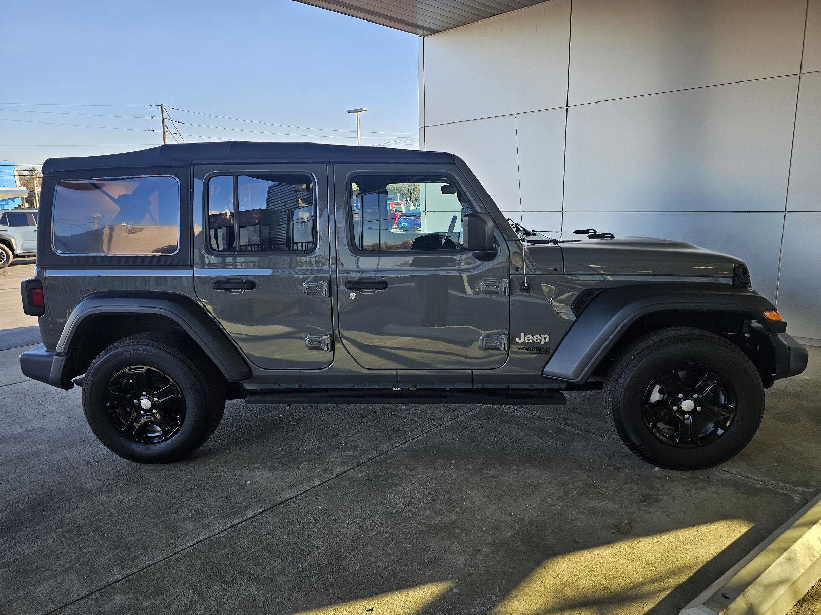 Used 2019 Jeep Wrangler Unlimited Sport S image 6