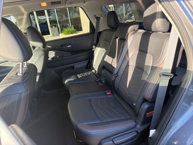 Used 2024 Nissan Pathfinder Platinum w/ Cargo Package image 13