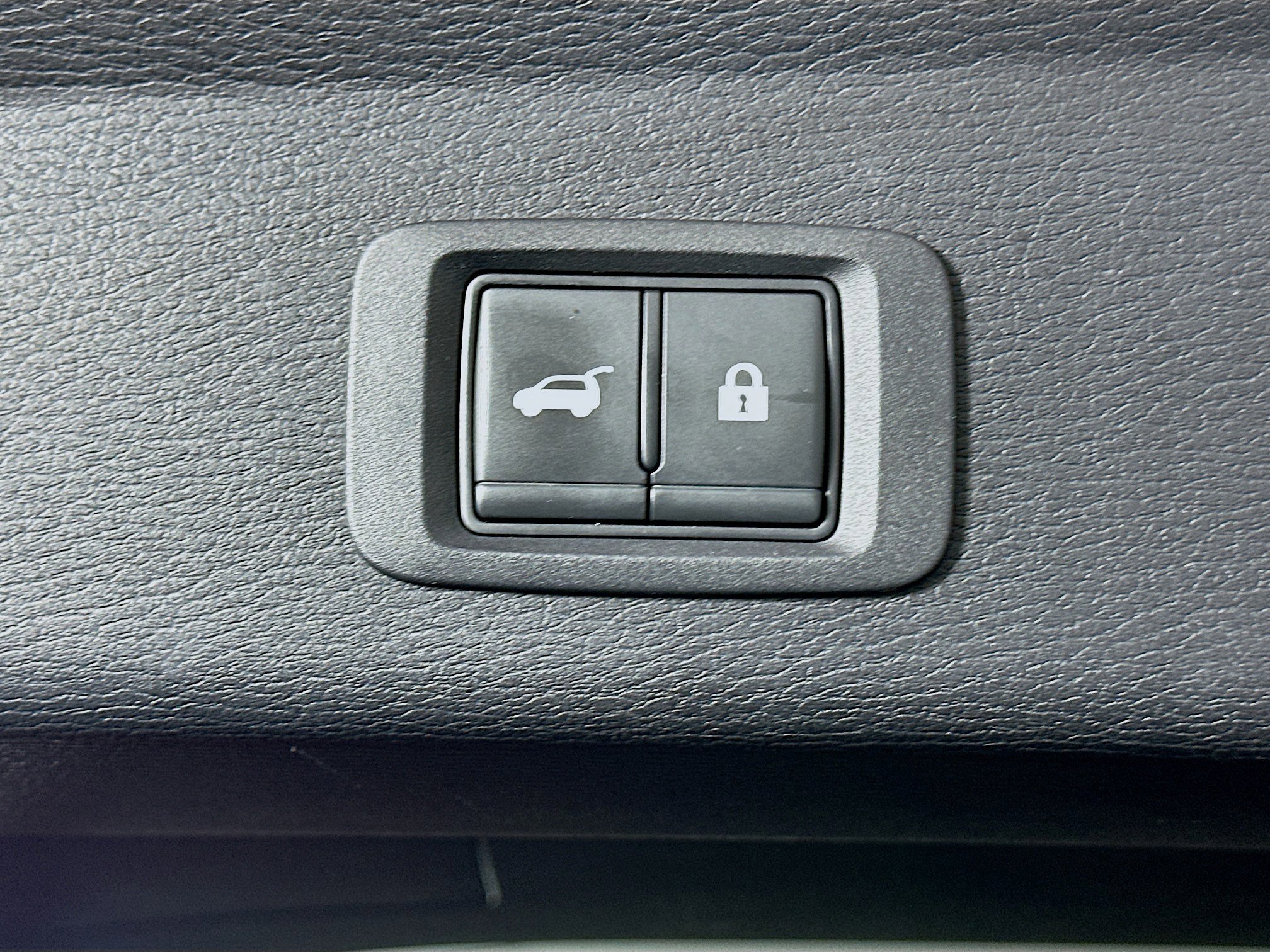 Used 2023 Mitsubishi Outlander SE image 31