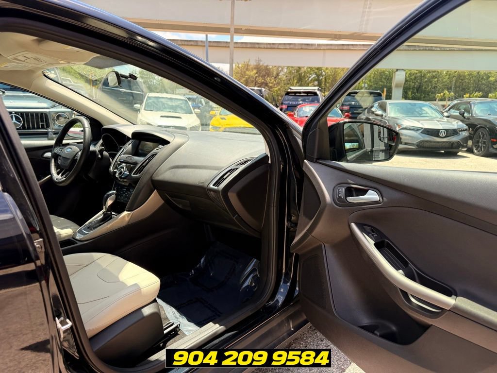 Used 2017 Ford Focus Titanium FWD image 35