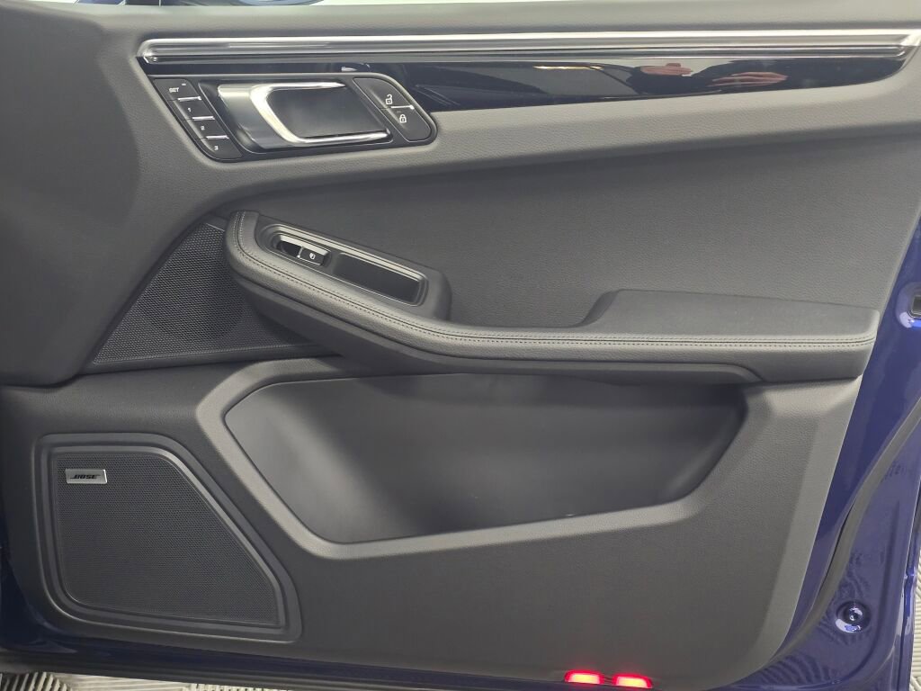 New 2026 Porsche Macan S image 27