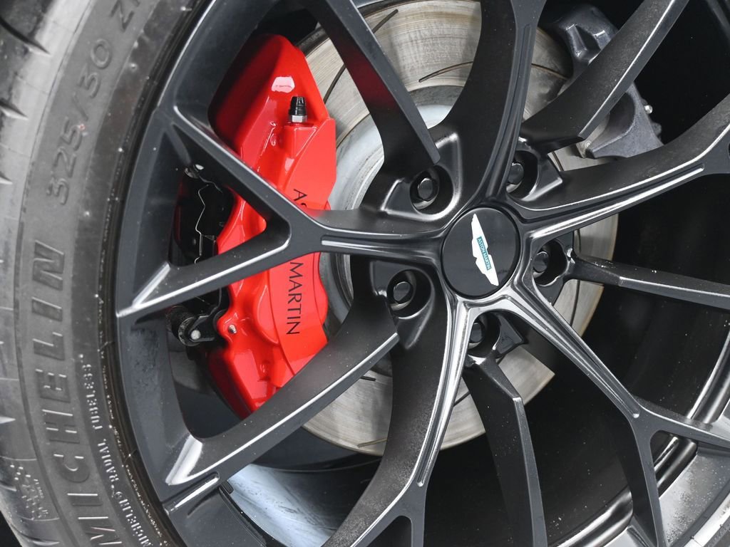 Used 2025 Aston Martin V8 Vantage Coupe image 46