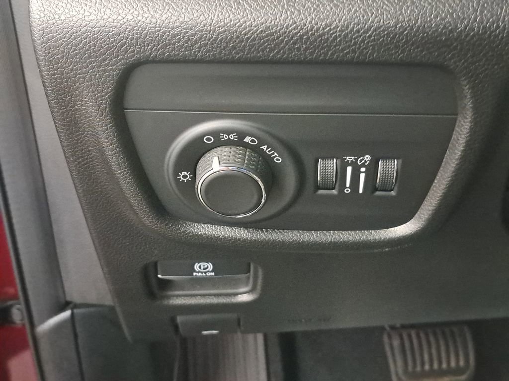 Certified 2023 Jeep Grand Cherokee Altitude AWD/4WD image 28