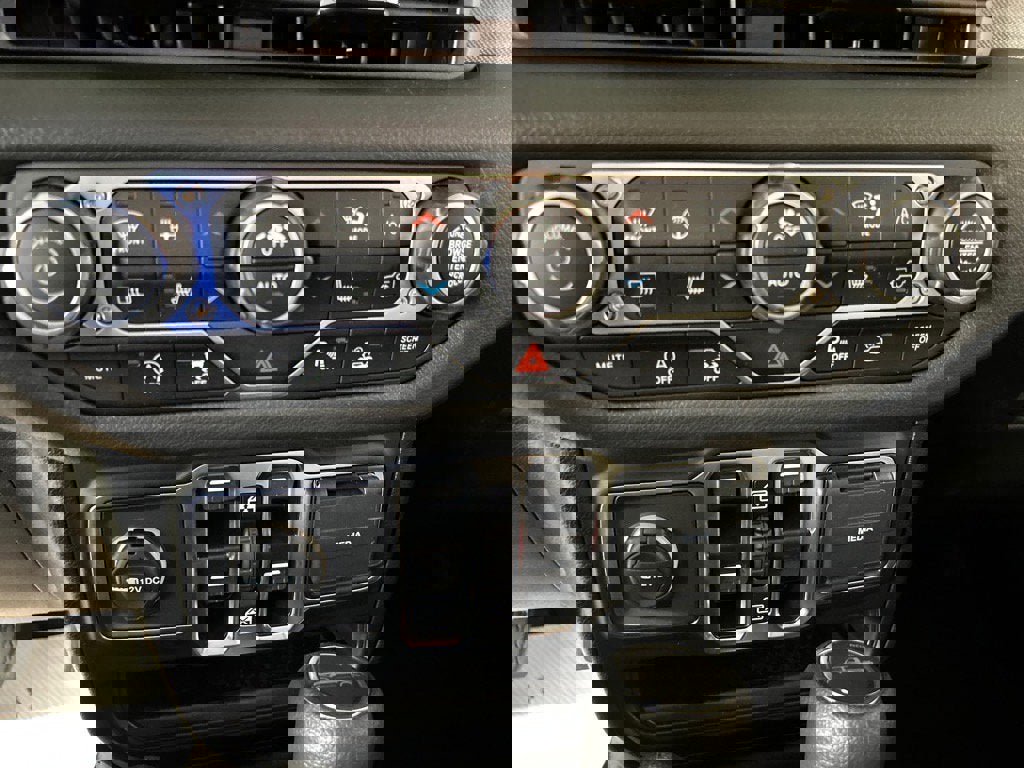 New 2025 Jeep Gladiator Sport image 12