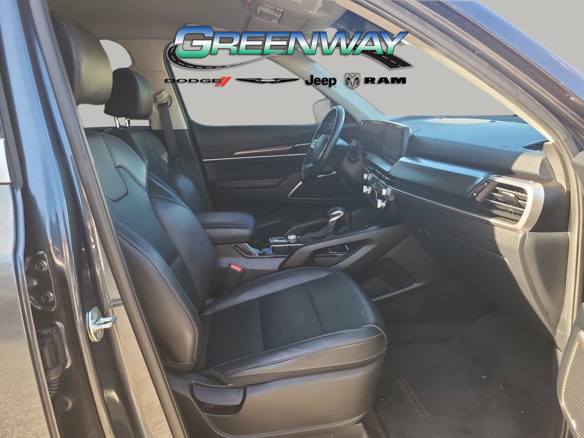 Used 2024 Kia Telluride LX image 9