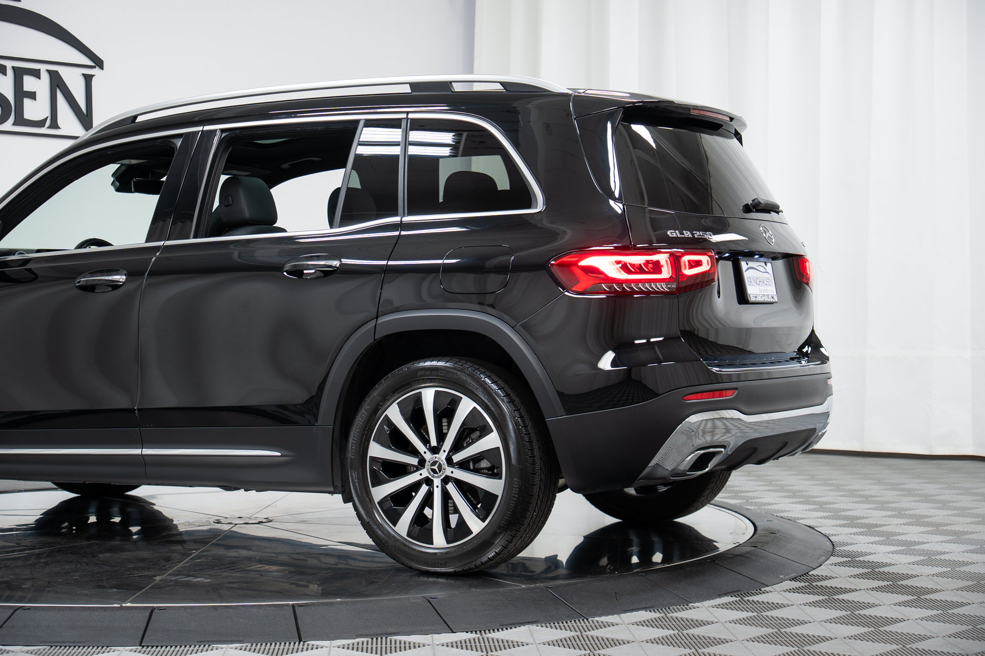 Used 2022 Mercedes-Benz GLB 250 4MATIC image 28