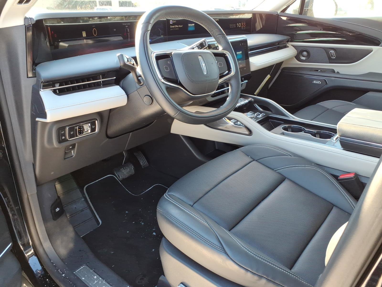 Used 2025 Lincoln Nautilus Premier w/ Equipment Group 102A image 13