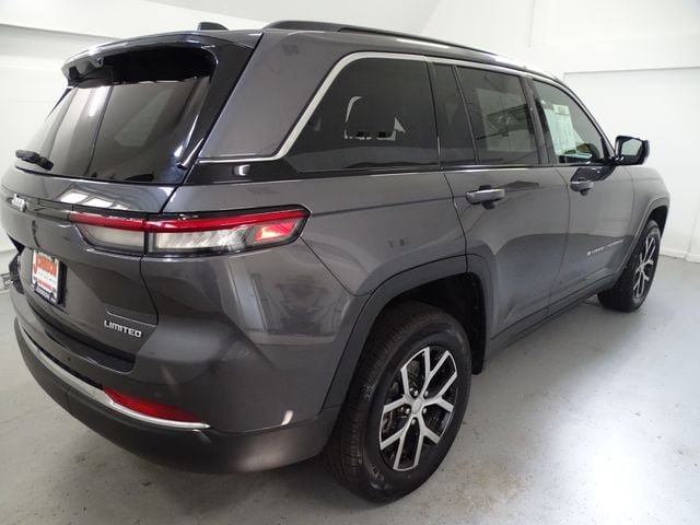 Certified 2025 Jeep Grand Cherokee Limited w/ Luxury Tech Group II AWD/4WD image 25