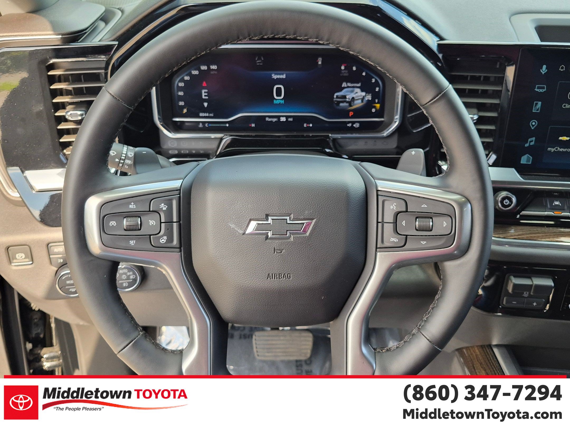 Used 2025 Chevrolet Silverado 1500 LT Trail Boss w/ LT Trail Boss Premium Package AWD/4WD image 17