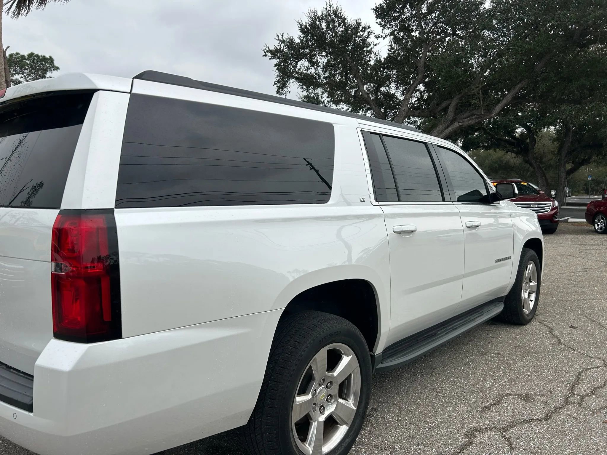 Used 2016 Chevrolet Suburban LT image 7