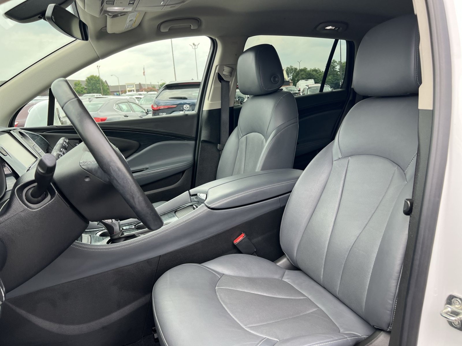 Used 2019 Buick Envision Essence w/ LPO, Road Trip Package FWD image 13