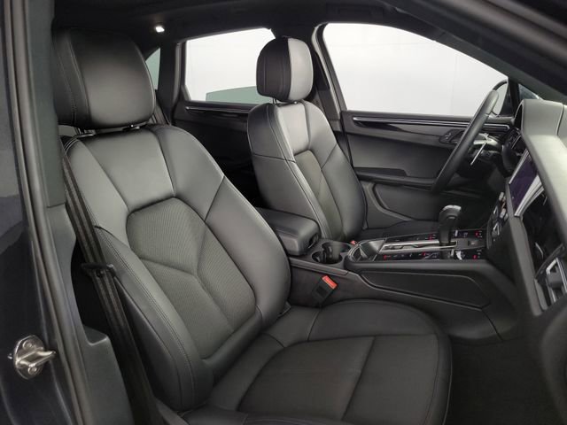 Used 2024 Porsche Macan image 14