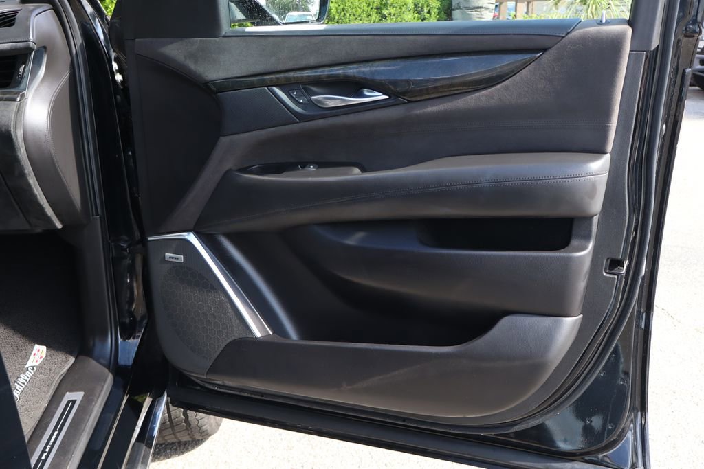Used 2018 Cadillac Escalade ESV Platinum image 56