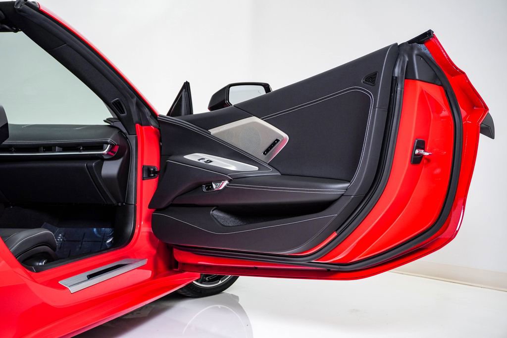 Used 2021 Chevrolet Corvette Stingray Preferred Cpe w/ Z51 Performance Package image 19