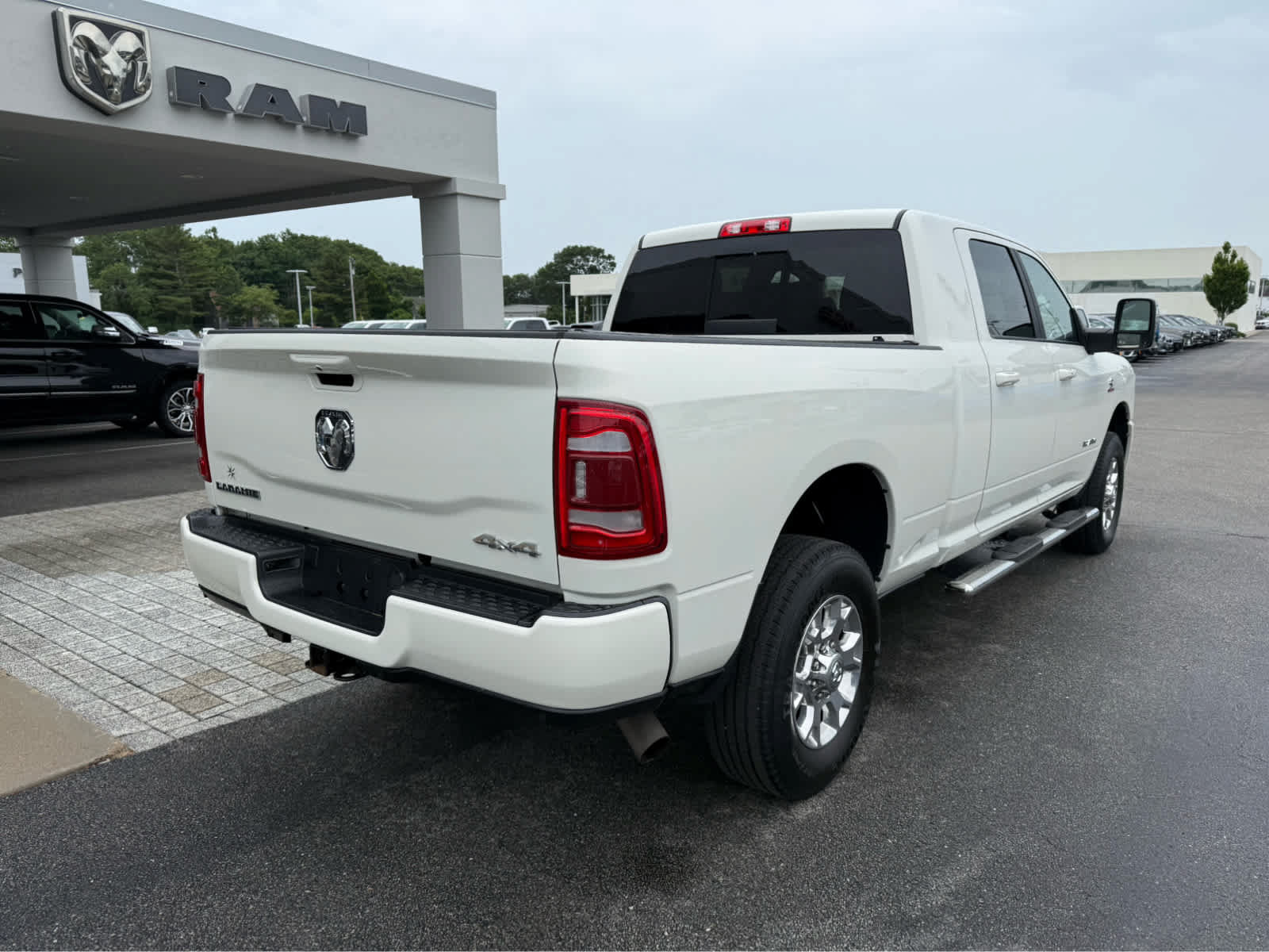 Used 2023 RAM 3500 Laramie AWD/4WD image 9