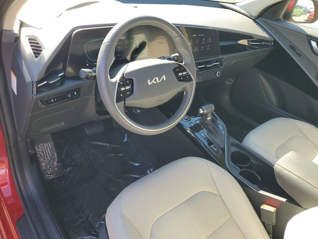 Used 2023 Kia Niro EX FWD image 6