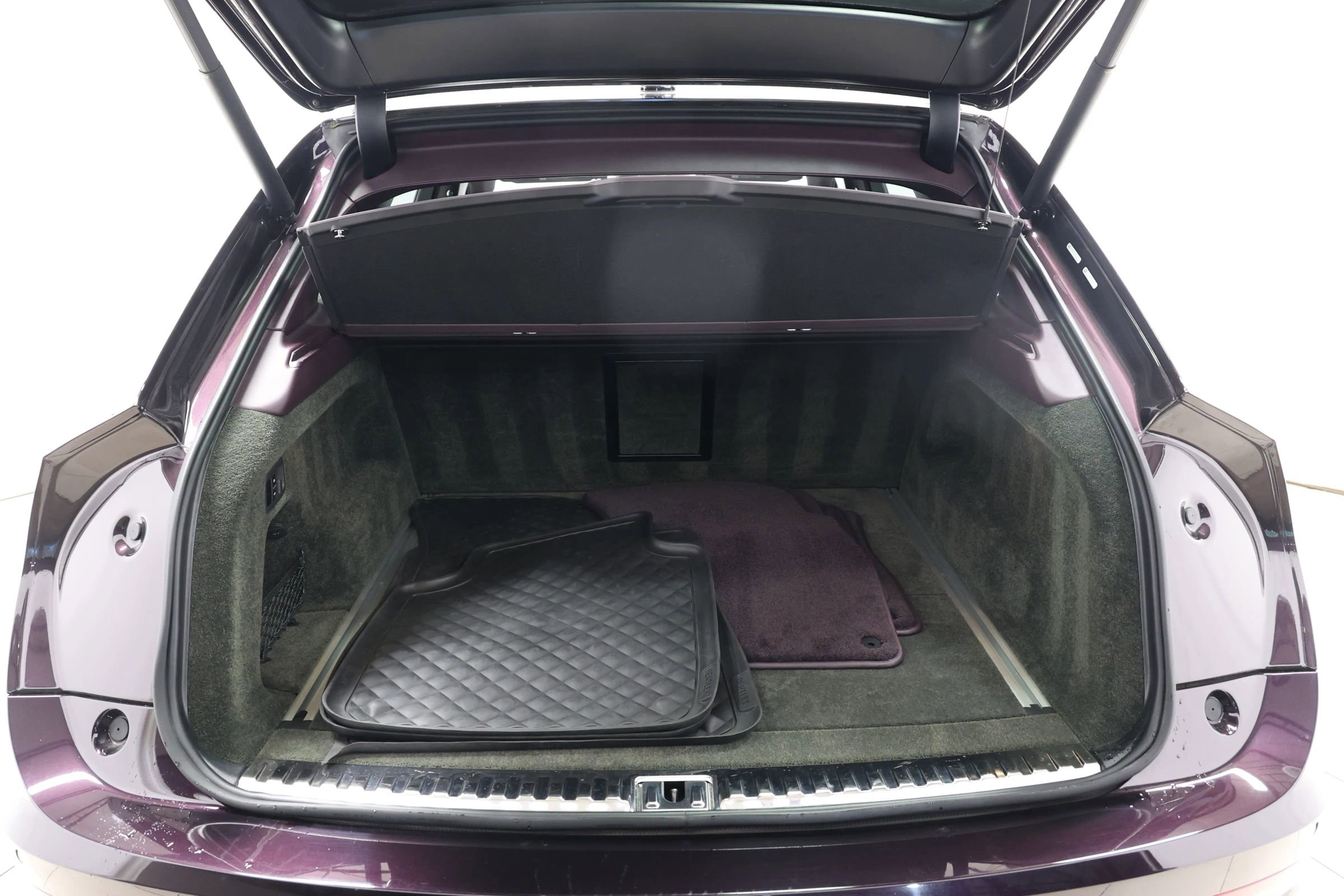 Used 2023 Bentley Bentayga Extended Wheelbase image 79