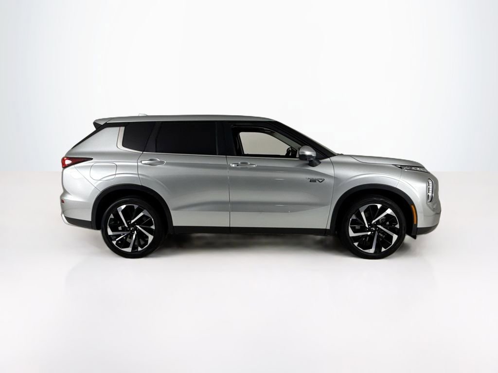 Used 2023 Mitsubishi Outlander 4WD Plug-In Hybrid image 6