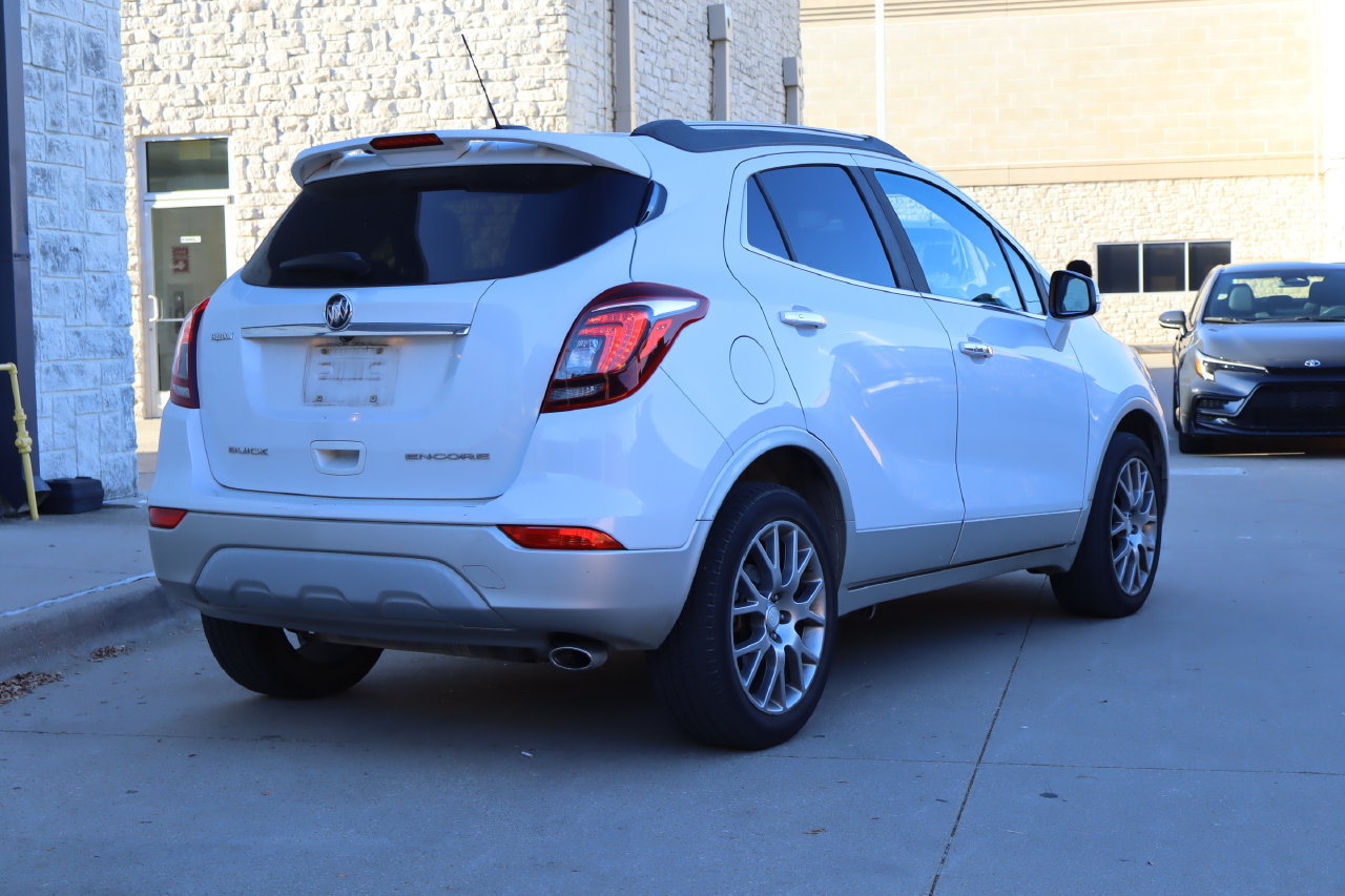 Used 2018 Buick Encore Sport Touring FWD image 3