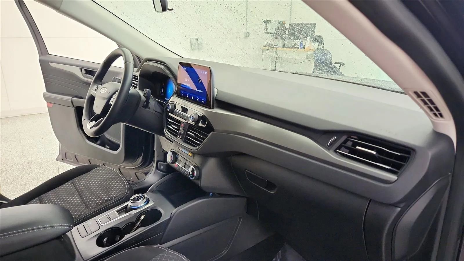 Used 2023 Ford Escape Active AWD/4WD image 36