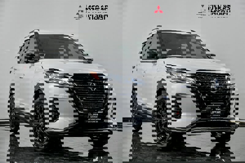 Used 2024 Nissan Kicks SR w/ SR Premium Package