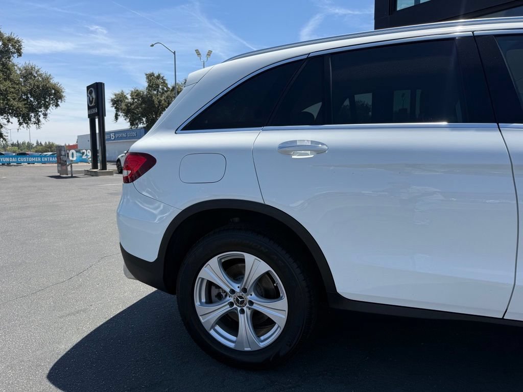 Used 2018 Mercedes-Benz GLC 300 4MATIC image 13