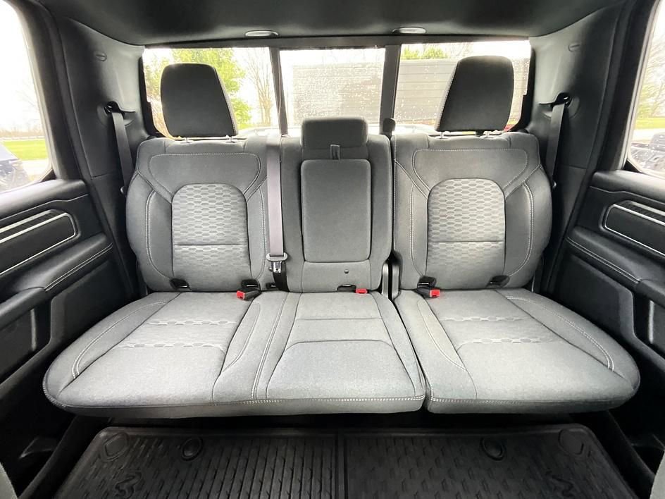 New 2026 RAM 1500 4x4 Crew Cab image 37