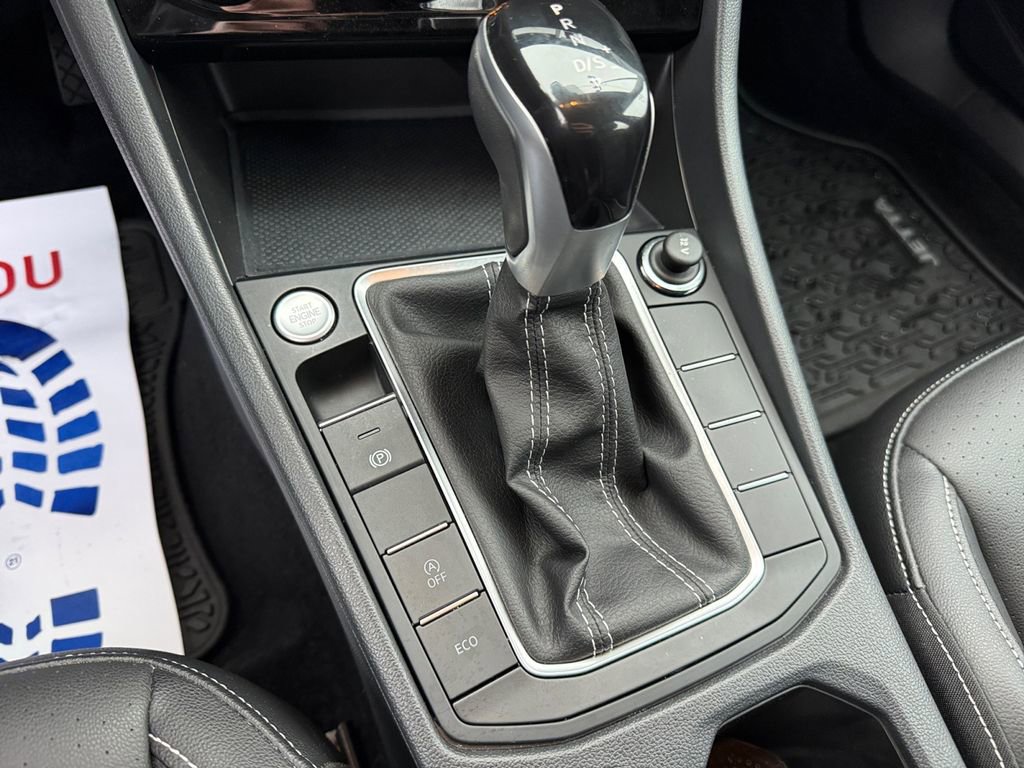 Used 2022 Volkswagen Jetta SE image 18