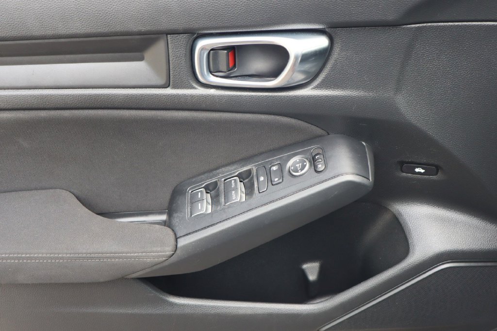 Used 2025 Honda Civic Sport image 18