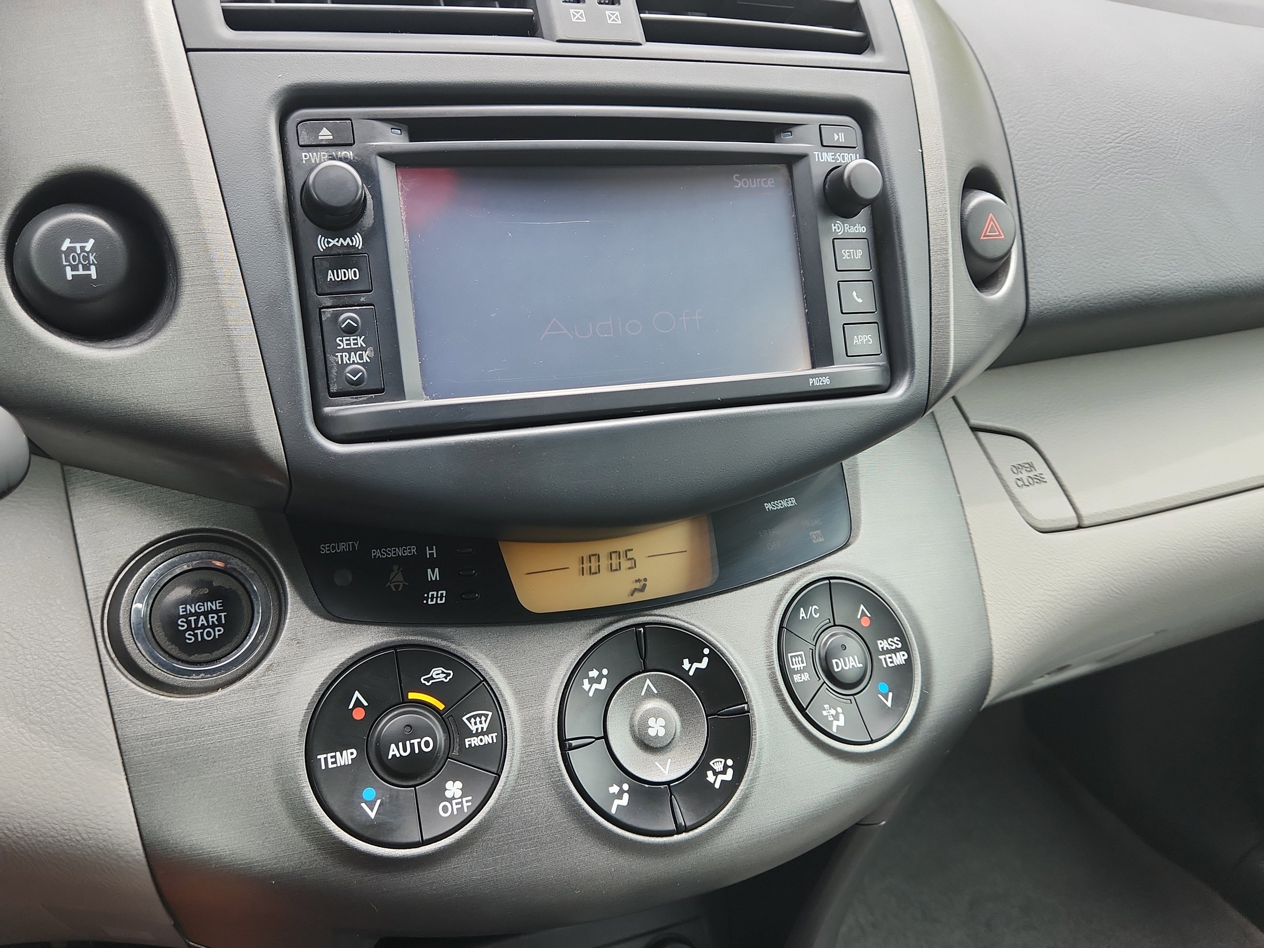 Used 2012 Toyota RAV4 Limited w/ Navigation Value Pkg AWD/4WD image 25