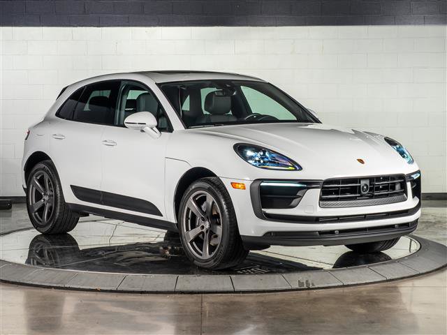 Certified 2026 Porsche Macan image 7