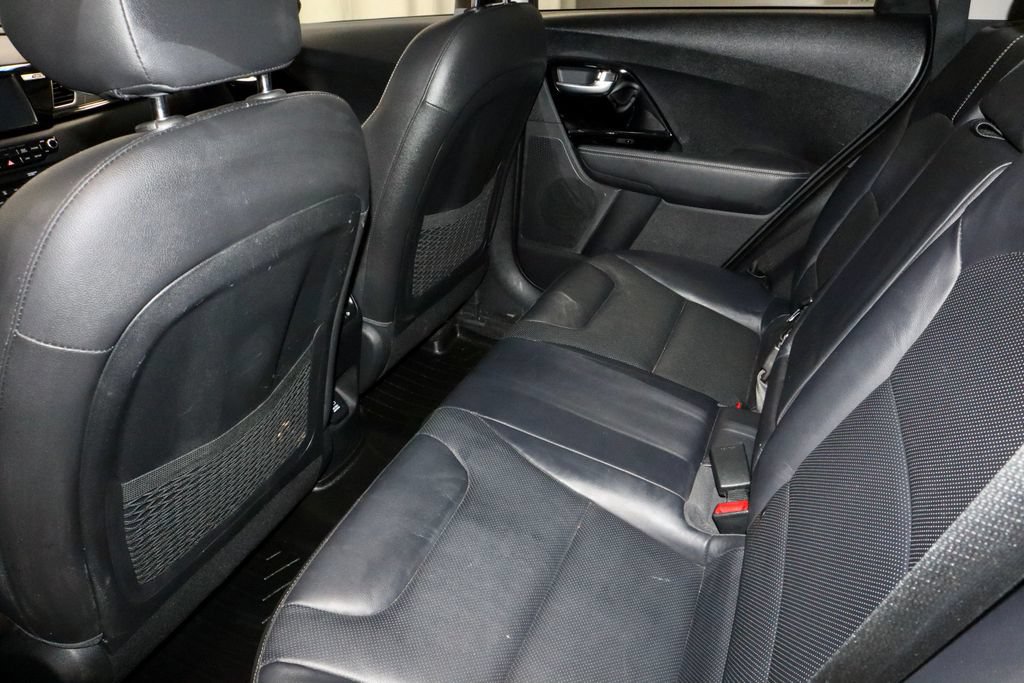 Used 2018 Kia Niro Touring FWD image 21